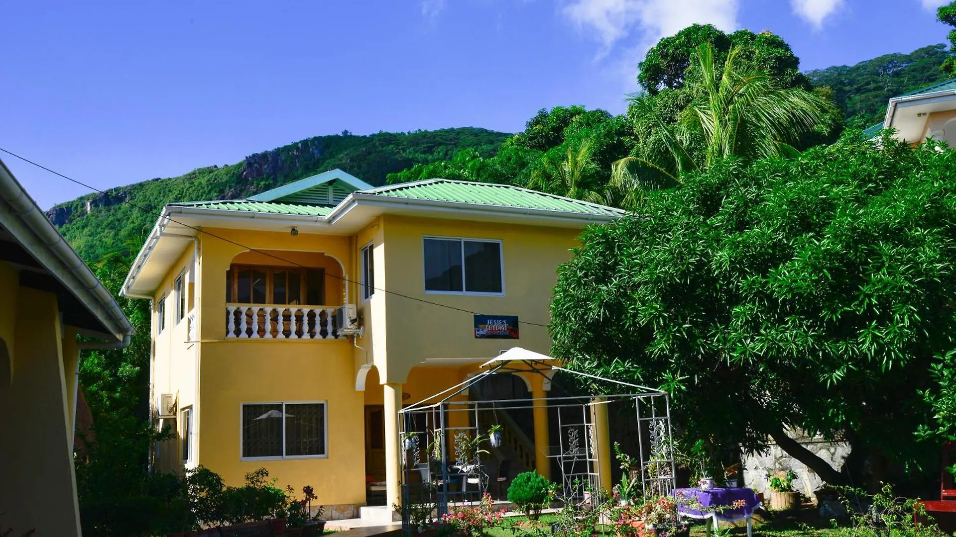 Apartment Josies Cottage Beau Vallon
