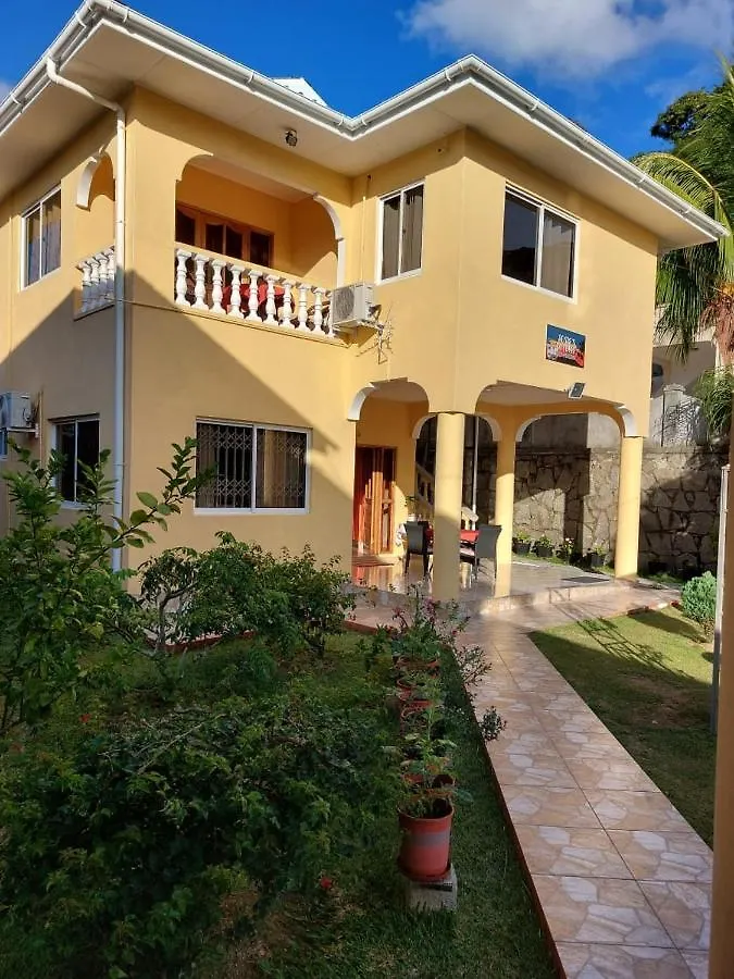 Apartment Josies Cottage Beau Vallon