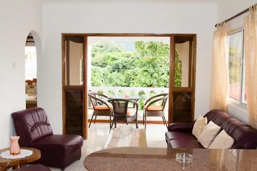 Josies Cottage Beau Vallon  Apartment